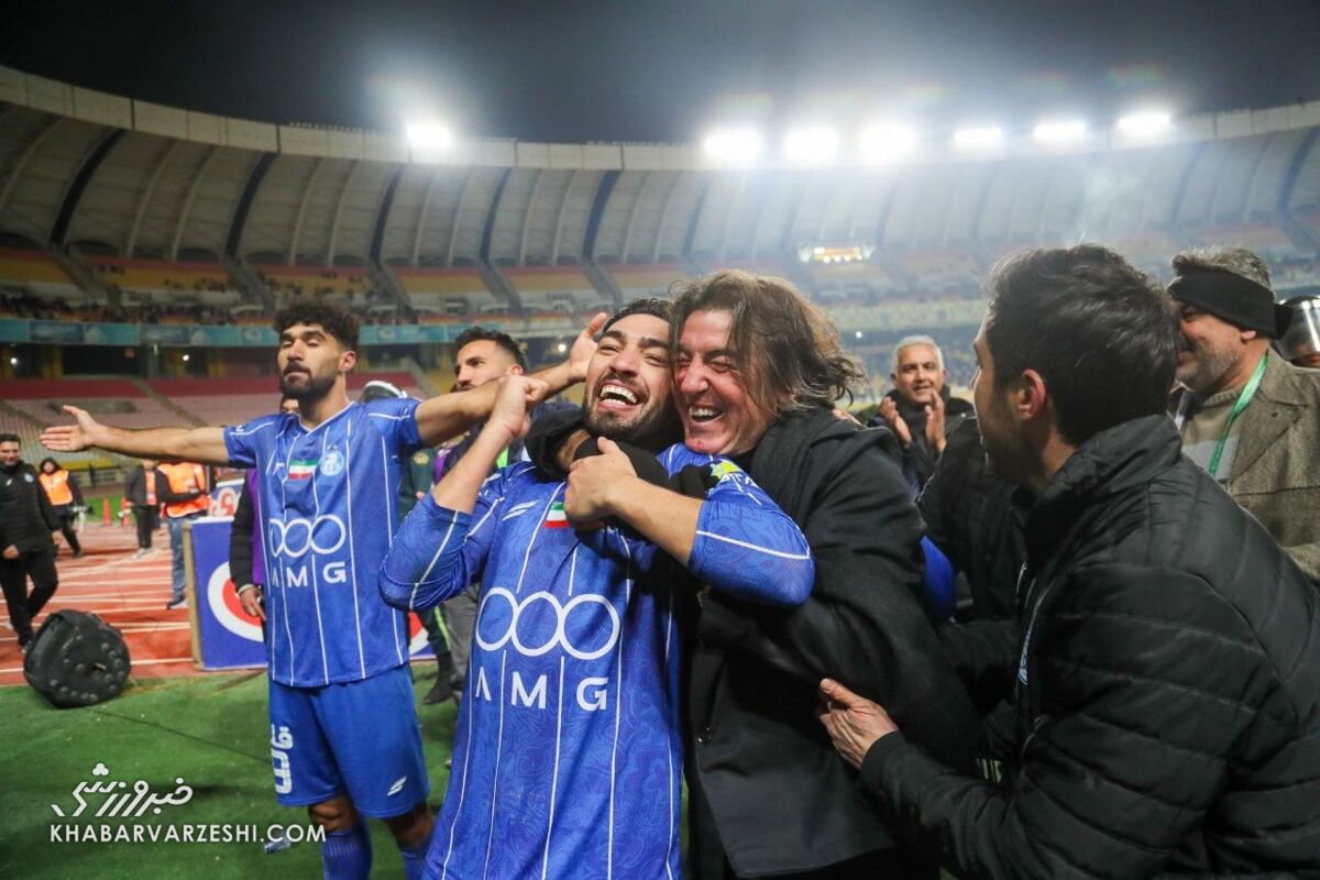 پیروزی استقلال اصفهان و جشن بازیکنان برای ساپینتو / استقلال , سپاهان , لیگ برتر , ریکاردو ساپینتو , جام حذفی