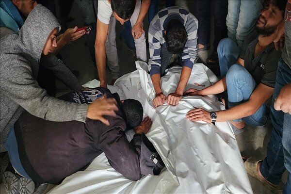 شمار شهدای غزه به ۷۱ هزار و ۵۵۰ نفر رسید / وزارت بهداشت فلسطین در نوار غزه اعلام کرد که شمار شهدای حملات ارتش رژیم صهیونیستی به نوار غزه به ۷۱ هزار و ۵۵۰ نفر و مجروحان به ۱۷۱ هزار و ۳۶۵ نفر رسیده است.