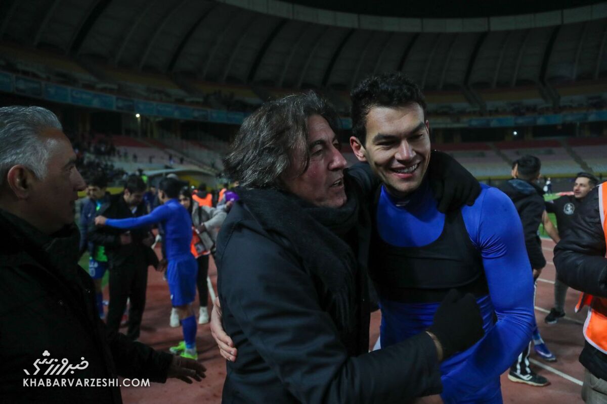 پیروزی دیرهنگام استقلال مقابل سپاهان با گل دقیقه آخر / استقلال , سپاهان , لیگ برتر , رستم آشورماتوف , ساپینتو