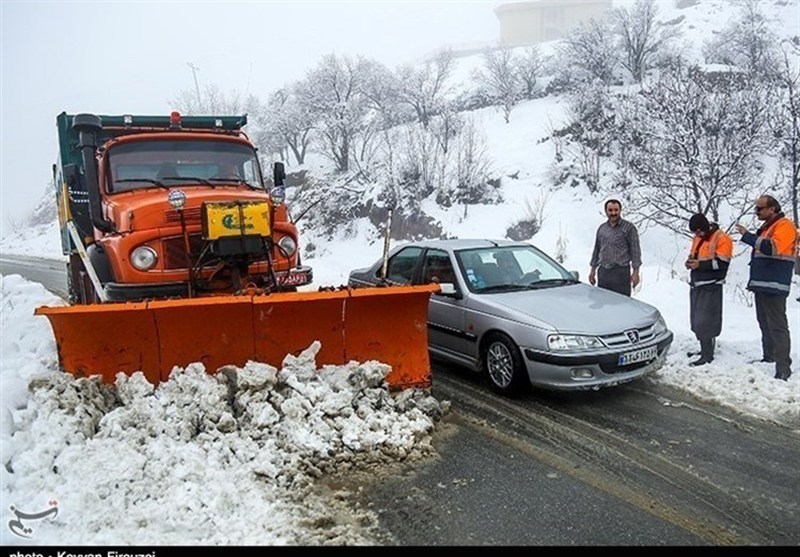 بارش سنگین برف در استان سمنان؛ 200 خودروی گرفتار رهاسازی شد / اخبار سمنان - اخبار استانها