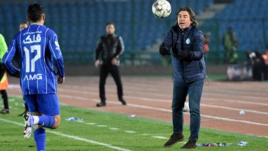 هوادار استقلال با هدیهای مرموز برای ساپینتو مقابل هتل تجمع کرد / استقلال , ریکاردو ساپینتو , هواداران , هدیه مرموز , فوتبال ایران