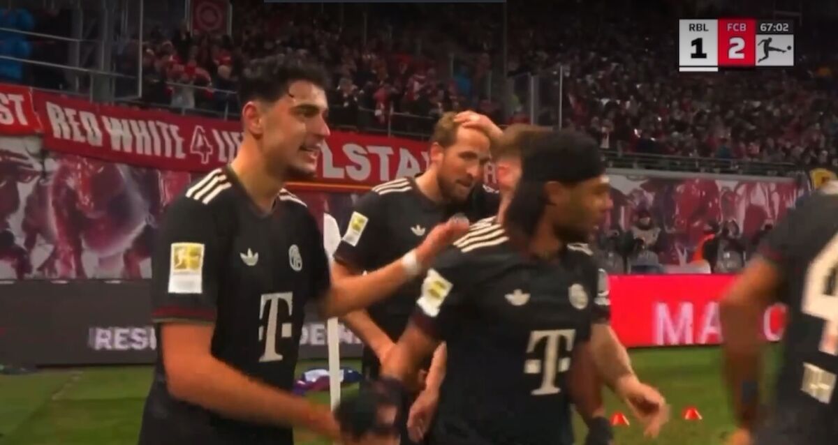 بایرن مونیخ لایپزیگ را با نتیجه قاطع ۵-۱ شکست داد / بایرن مونیخ , لایپزیگ , بوندسلیگا , فوتبال آلمان , هفته هجدهم