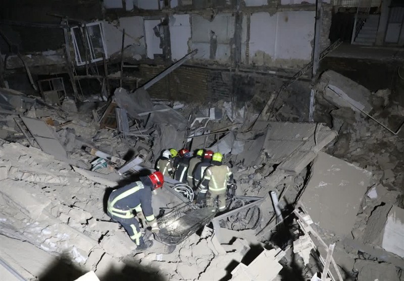 شب پرحادثه مشهد/ از نجات نوزاد و سالمند تا بانوی محبوس در آوار / اخبار خراسان رضوی - اخبار استانها