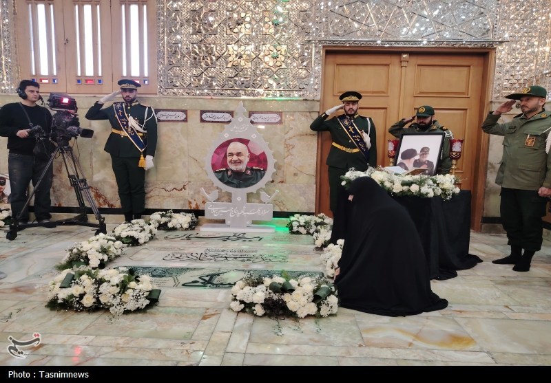 رونمایی از سنگ مزار جدید شهید سرلشکر پاسدار حاج حسین سلامی در شهر ری / اخبار استان تهران - اخبار استانها