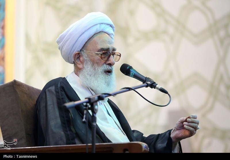 سکوت در برابر توطئههای دشمن جایز نیست / اخبار قم - اخبار استانها