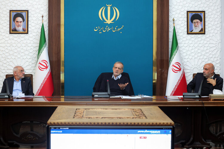 پزشکیان بر ضرورت کنترل همزمان منابع و مصارف انرژی و آب تأکید کرد / انرژی , آب , مصرف بهینه , شرکتهای دانشبنیان , دولت