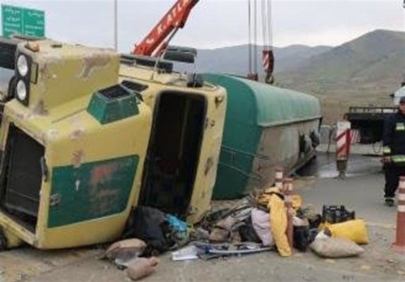 واژگونی تانکر سوخت در کنارگذر یزد بدون تلفات جانی / اخبار یزد - اخبار استانها