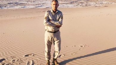 چشمِ بیدارِ کویر؛ روایتِ مردی میانِ شن و شلیک / اخبار خراسان جنوبی - اخبار استانها