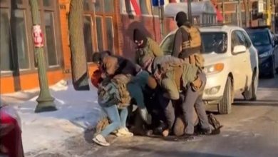 مینیاپولیس آمریکا بار دیگر به منطقه جنگی تبدیل شد / پس از کشته شدن یک مرد دیگر در مینیاپولیس آمریکا توسط کارمندان اداره فدرال این کشور، این منطقه به منطقه جنگی تبدیل شده است.