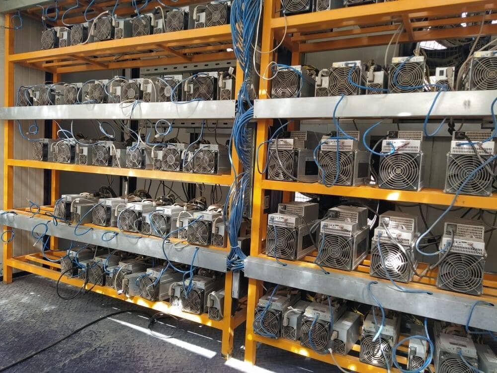 خاموشی ماینرهای غیرمجاز ۱۳۰۰ مگاوات برق را کم کرد / , , , ,