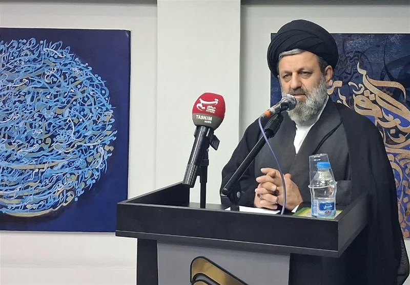 وحدت کلمه و پیروی از ولایت فقیه رمز پیروزی جمهوری اسلامی است / اخبار مرکزی - اخبار استانها