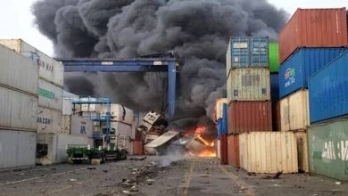 بلاتکلیفی واردکنندگان پس از ۳۰۰ روز از حادثه بندر رجایی؛ کالاهای سوخته و تعهدات ارزی سرگردان / بندر رجایی , تعهدات ارزی , واردات , خسارت بیمه , اتاق بازرگانی