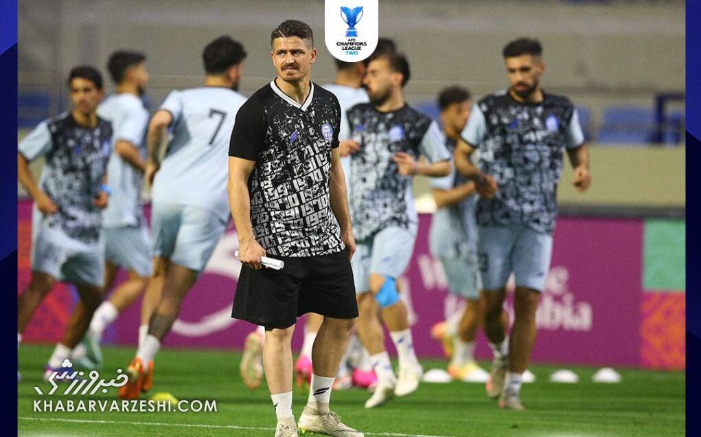 وریا غفوری به دلیل نادیده گرفته شدن نظرات فنیاش، تمرینات استقلال را ترک کرد / وریا غفوری , استقلال , ریکاردو ساپینتو , لیگ برتر , تمرینات استقلال