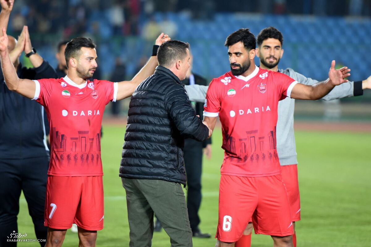 ستونهای پرسپولیس پشت اوسمار ویرا ایستادند؛ ادامه حمایت بازیکنان تاثیرگذار / اوسمار ویرا , پرسپولیس , بازیکنان پرسپولیس , لیگ برتر , سرمربی پرسپولیس
