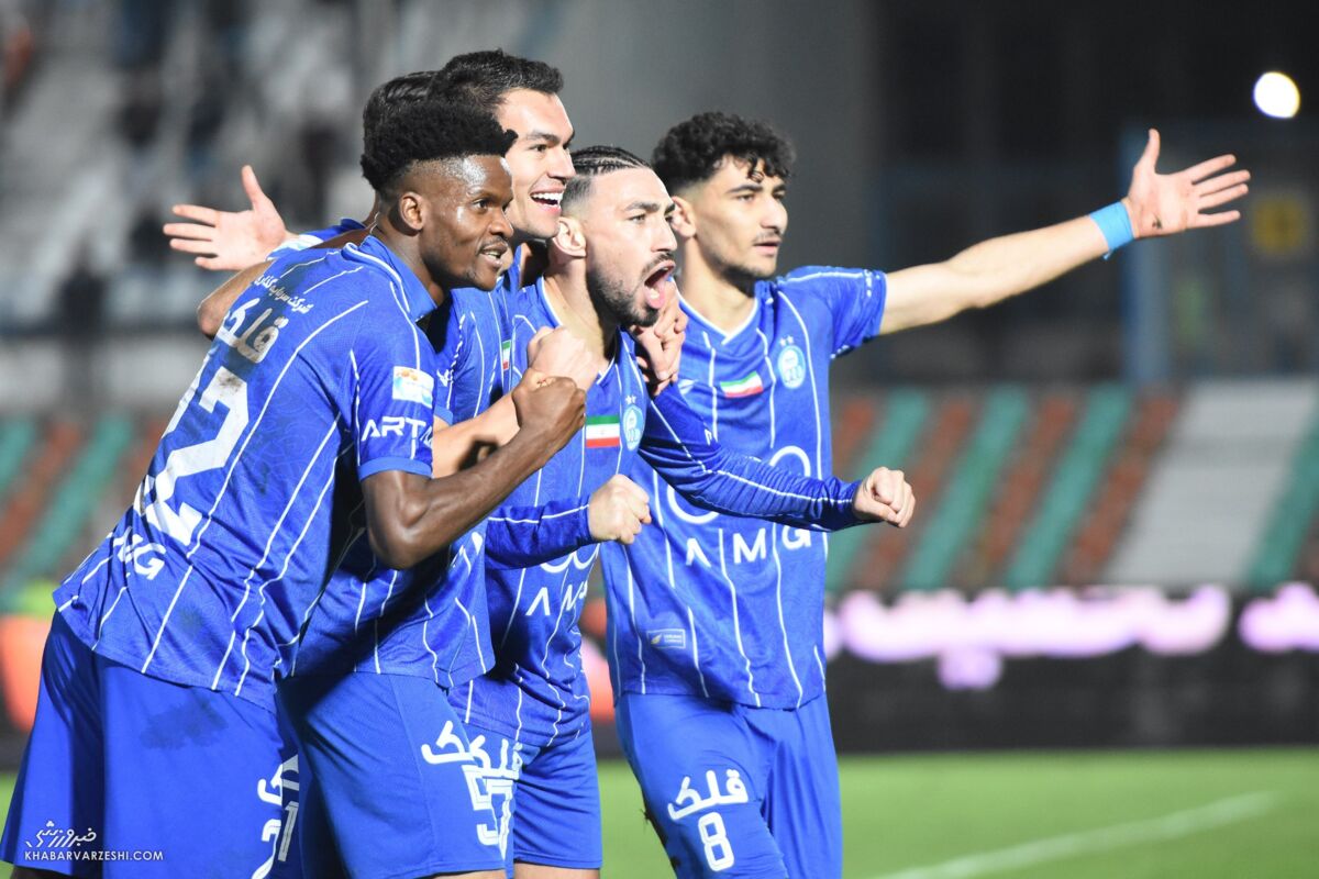 رئیس سازمان فوتبال استقلال با بازیکنان خارجی جلسه برگزار کرد / استقلال , بازیکنان خارجی , عباس ترابیان , باشگاه استقلال , فوتبال ایران