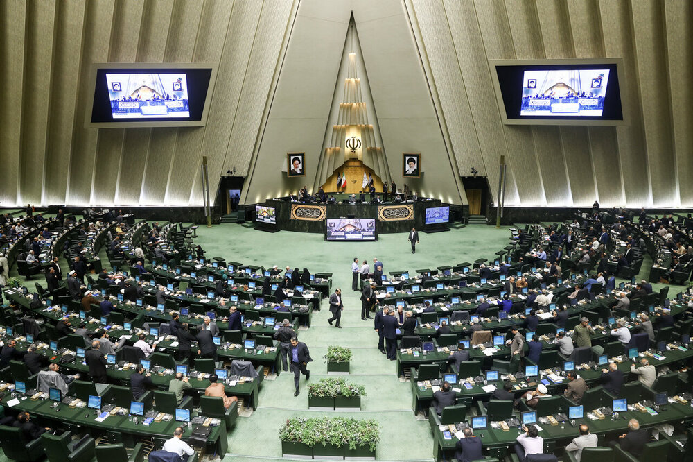 مجلس نرخ عوارض برداشت از چاههای مجاز و جرایم چاههای غیرمجاز را در بودجه ۱۴۰۵ تعیین کرد / بودجه ۱۴۰۵ , عوارض چاه آب , چاه غیرمجاز , الگوی کشت , منابع آب