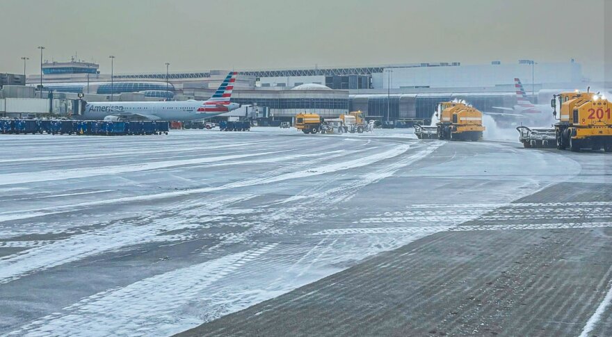 طوفان زمستانی در آمریکا بیش از ۲۱۰۰ پرواز را لغو کرد / طوفان زمستانی , لغو پرواز , قطعی برق , آمریکا , هواشناسی
