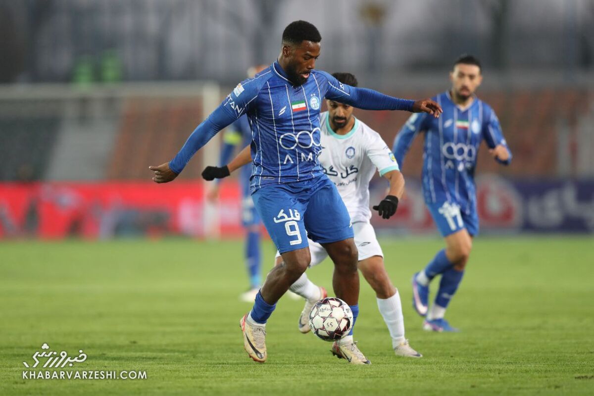 حذف نازون از فهرست استقلال؛ زمزمههای فنی غفوری و ابهام در ادامه همکاری / استقلال , دوکوز نازون , وریا غفوری , مس رفسنجان , سهراب بختیاریزاده