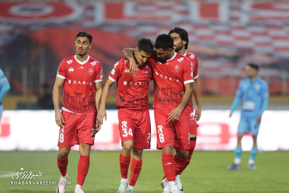 اولین گل امیرحسین محمودی در لیگ برتر با حسرت تماشاگران همراه شد / پرسپولیس , امیرحسین محمودی , لیگ برتر , فوتبال ایران , چادرملو