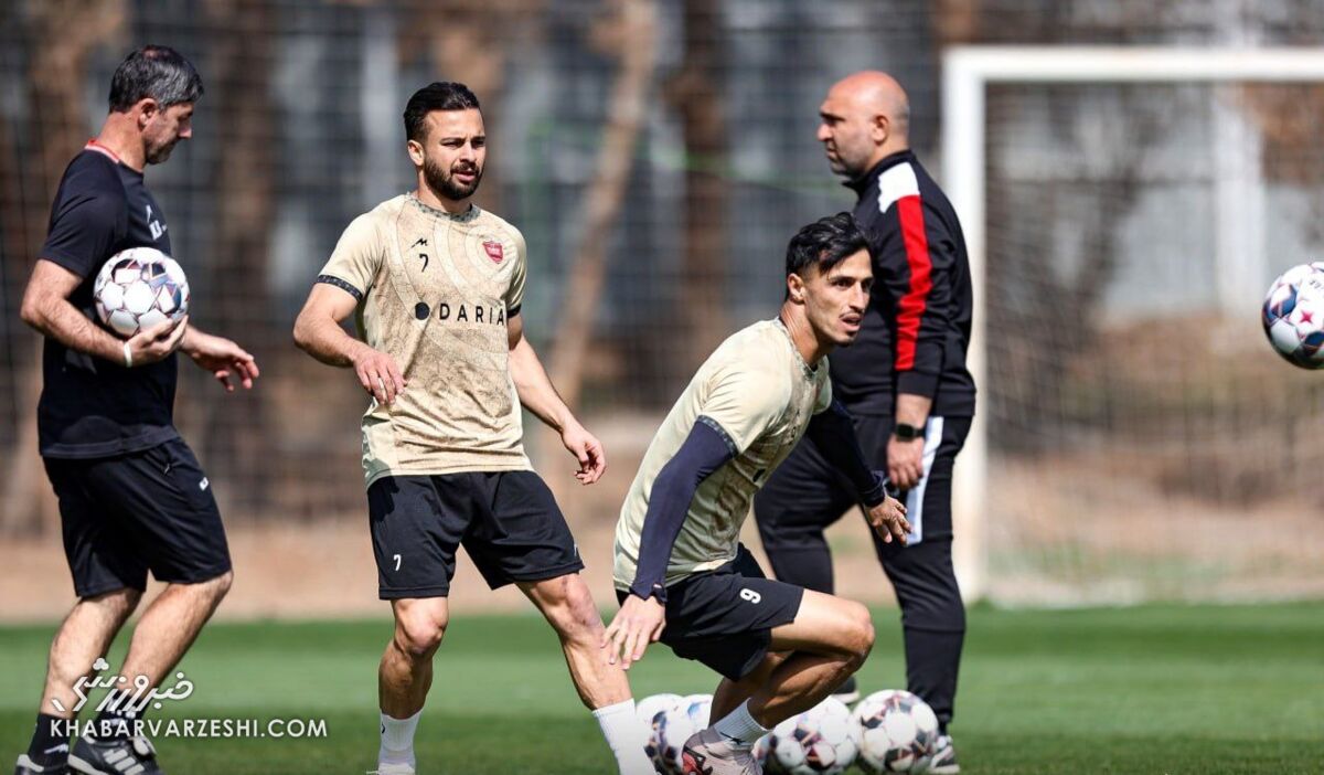 رفتارهای غیرحرفهای در فوتبال ایران؛ از درگیری در لیگ برتر تا تمرین پرسپولیس / فوتبال ایران , لیگ برتر , پرسپولیس , مازیار زارع , خداداد عزیزی