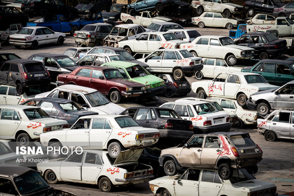 اسقاط ۲.۶ میلیون دستگاه خودروی فرسوده طی ۱۸ سال/ آغاز رسمی نوسازی تاکسیها با عرضه ۲۲ دستگاه / خودروی فرسوده , نوسازی ناوگان , تاکسی فرسوده , اسقاط خودرو , ایپکو