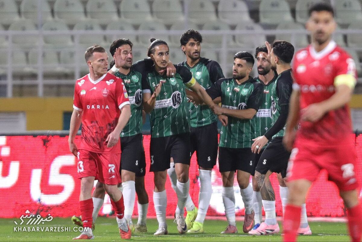 احسان حسینی، کاپیتان خیبر، با گلزنی به پرسپولیس رکورد چهار گله خود را در فصل تکمیل کرد / احسان حسینی , کاپیتان خیبر , گلزنی مدافعان , پرسپولیس , لیگ برتر فوتبال