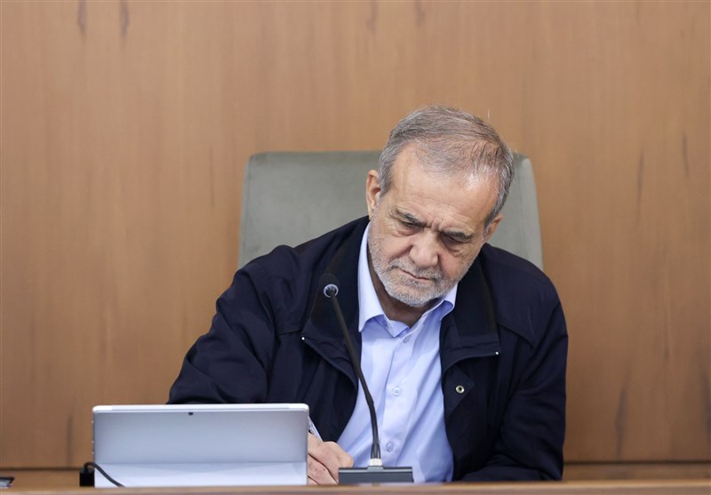 پزشکیان قهرمانی تیمهای ملی کشتی فرنگی و آزاد را تبریک گفت / اخبار سیاسی روز , اخبار دولت