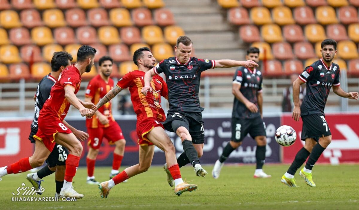 شکست پرسپولیس با سیستم سهدفاعه؛ هشدار جدی به اوسمار ویرا / پرسپولیس , اوسمار ویرا , سیستم سهدفاعه , لیگ برتر , فولاد