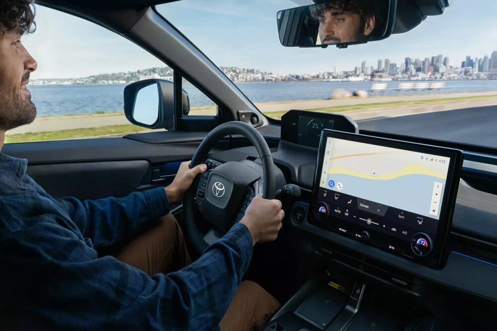 تویوتا در مسیر «تصادفات صفر»؛ آیا دکمه خاموش سیستمهای ایمنی حذف میشود؟ / تویوتا , ایمنی خودرو , رانندگی خودران , سیستمهای ایمنی , تصادفات رانندگی