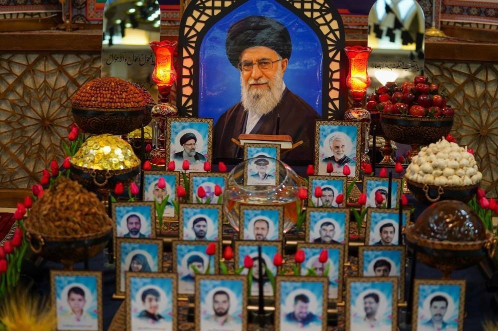 سال نو با دعا برای پیروزی مدافعان میهن در شیراز آغاز شد + تصاویر / اخبار فارس - اخبار استانها