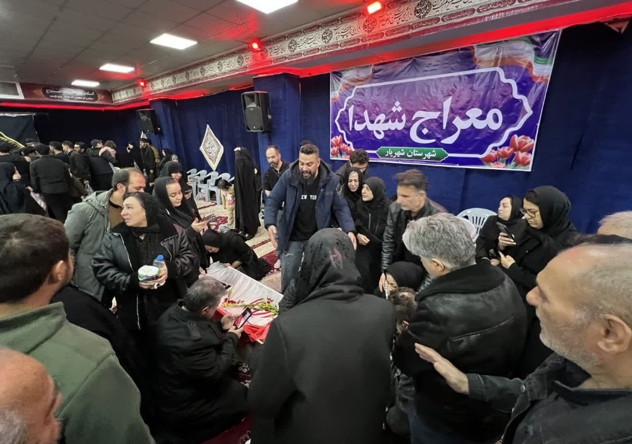 وداع خانوادهها با پیکر 3 شهید راه قدس معراج شهدای شهریار+تصویر / اخبار استان تهران - اخبار استانها