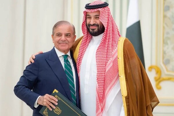 سفر نخست وزیر پاکستان به عربستان برای بررسی اوضاع منطقه /