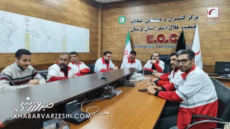 حضور مهدی رحمتی در جمع داوطلبان هلال احمر / مهدی رحمتی , خیبر خرم آباد , فوتبال , هلال احمر , ورزشی