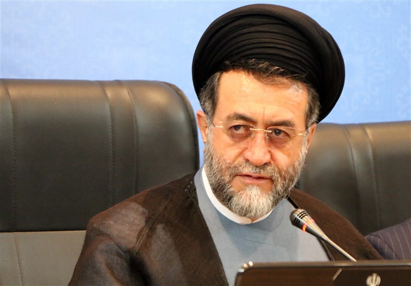 رهبر جوان انقلاب راه پدر شهید خود را در مقابله با استکبار ادامه میدهد / اخبار فارس - اخبار استانها