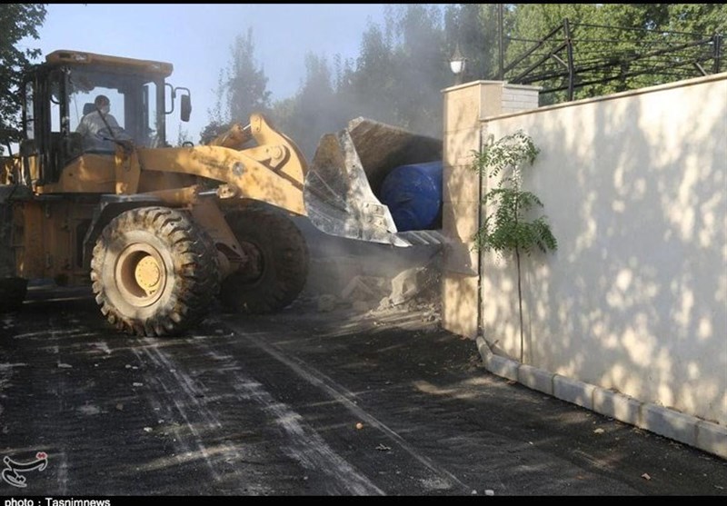 خودرو حمل چوب قاچاق در آران و بیدگل توقیف شد/آزادسازی 730مترمربع اراضی / اخبار کاشان - اخبار استانها