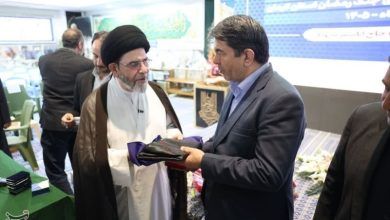 تکریم خانواده 58 شهید جنگ رمضان کرمان با حضور نماینده آیتالله سیستانی / اخبار کرمان - اخبار استانها