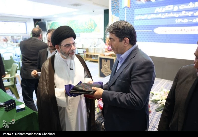 تکریم خانواده 58 شهید جنگ رمضان کرمان با حضور نماینده آیتالله سیستانی / اخبار کرمان - اخبار استانها