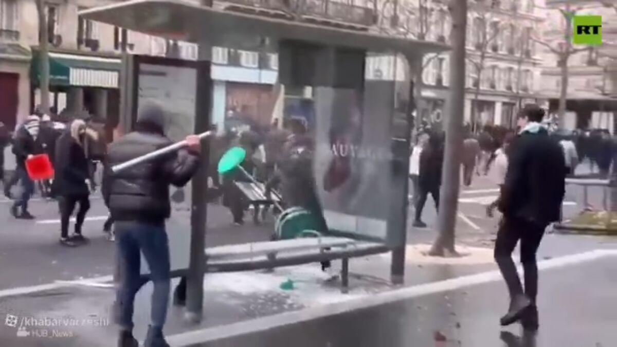 بازداشت ۴۱۶ نفر در ناآرامیهای پاریس پس از قهرمانی پاری سن ژرمن در لیگ قهرمانان اروپا / پاری سن ژرمن , لیگ قهرمانان اروپا , ناآرامی پاریس , بازداشت , آرسنال