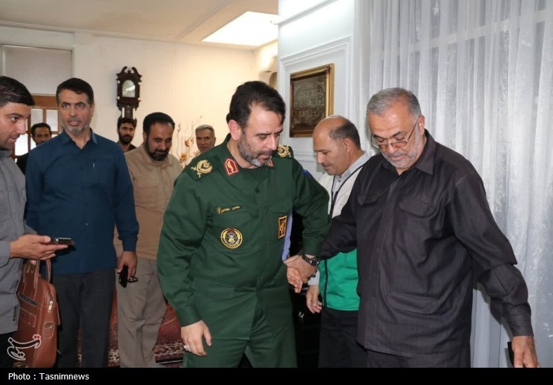 دیدار فرمانده سپاه زنجان با خانواده شهدای گردان تخریب+تصاویر / اخبار زنجان - اخبار استانها