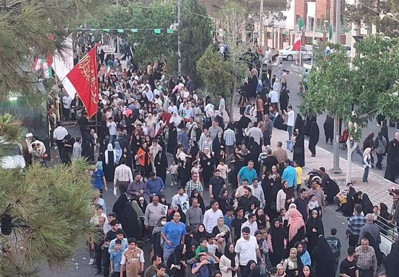مهمانی بیانتها در مسیر غدیر؛ خیابانی که جشن شد+ عکس / اخبار خراسان جنوبی - اخبار استانها
