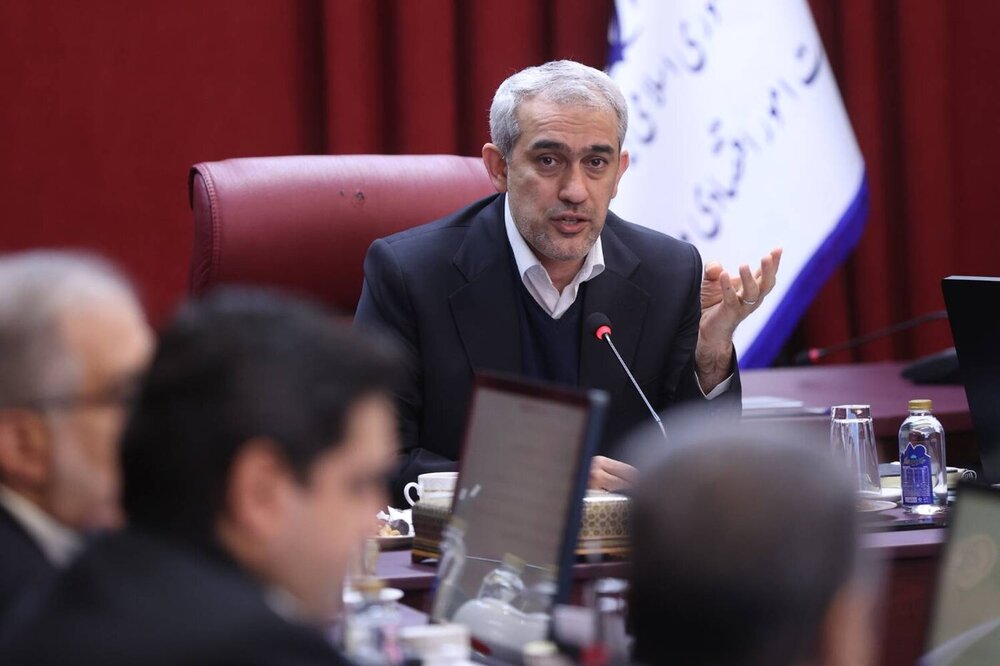 هشدار وزیر اقتصاد درباره وضعیت برخی شرکتهای بیمه؛ تدوین برنامه تحول صنعت بیمه تا ۱۴۱۴ ضروری است / بیمه مرکزی , صنعت بیمه , اقتصاد دیجیتال , پایداری مالی , وزیر اقتصاد