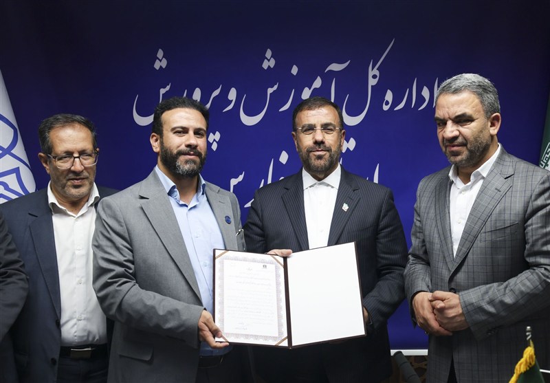 تقدیر از طراح «پویش قرار آموزشی» در شورای آموزش و پرورش فارس / اخبار فارس - اخبار استانها