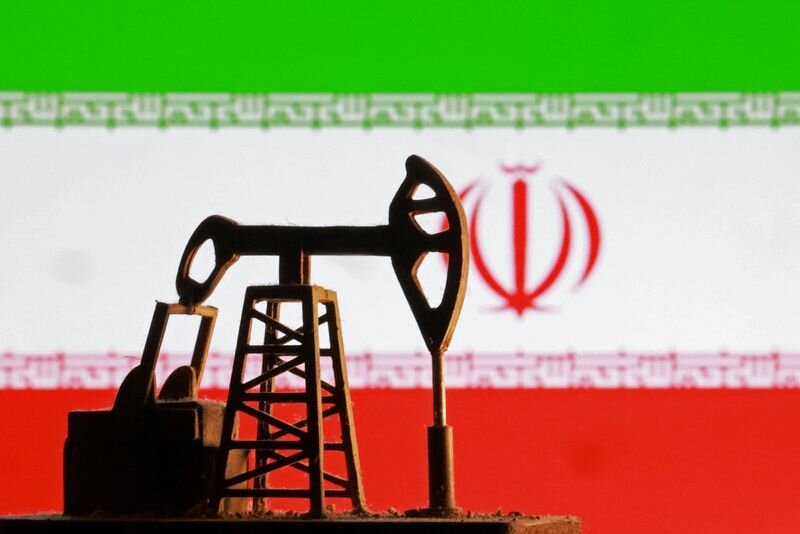 وزارت نفت: با اتکا به سازوکارهای متنوع صادراتی، ظرفیتهای جدیدی برای توسعه صادرات نفت خام ایجاد کردهایم / صنعت نفت , صادرات نفت , تحریم , سازوکارهای صادراتی , توسعه صادرات