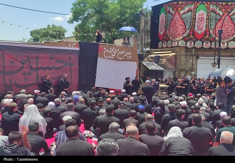 اقامه نماز ظهر عاشورا تجلی رسالت توحیدی قیام حسینی است / اخبار زنجان - اخبار استانها