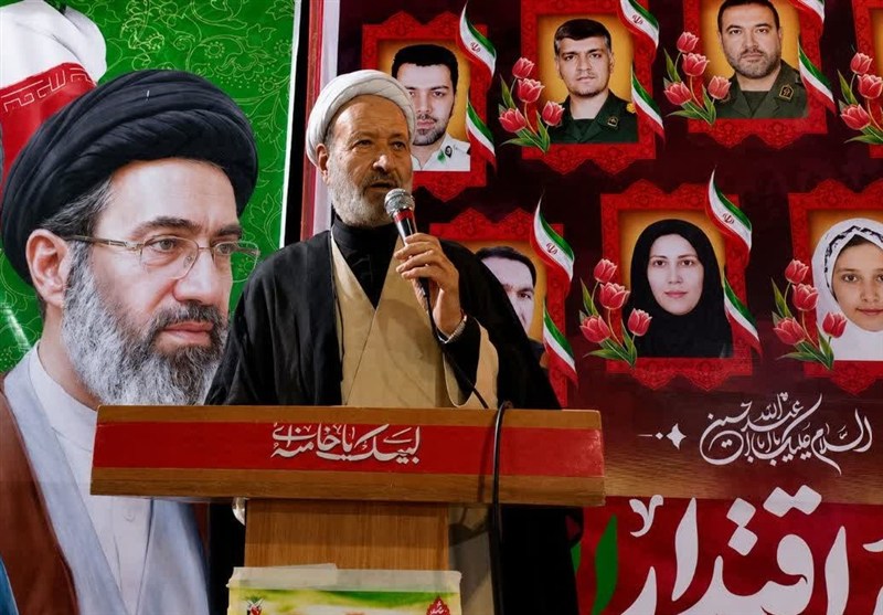 حفظ وحدت ملی زمینهساز عبور موفق کشور از شرایط پیشرو است / اخبار کاشان - اخبار استانها