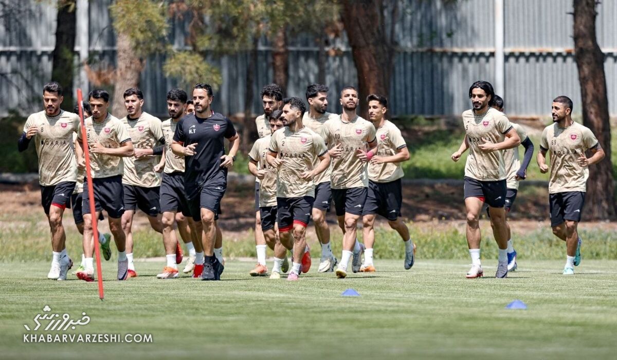 پرسپولیس تمرینات خود را برای حضور احتمالی در لیگ قهرمانان آسیا از سر گرفت / پرسپولیس , چادرملو , لیگ قهرمانان آسیا , فدراسیون فوتبال , کریم باقری