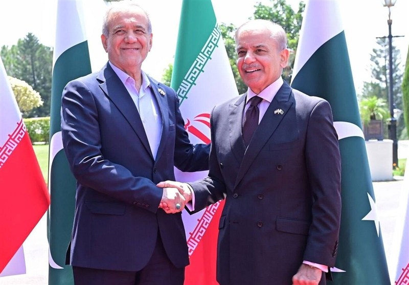 ببینید| شهباز شریف و مسعود پزشکیان دیدار و گفتوگو کردند / اخبار سیاسی روز , اخبار سیاست خارجی