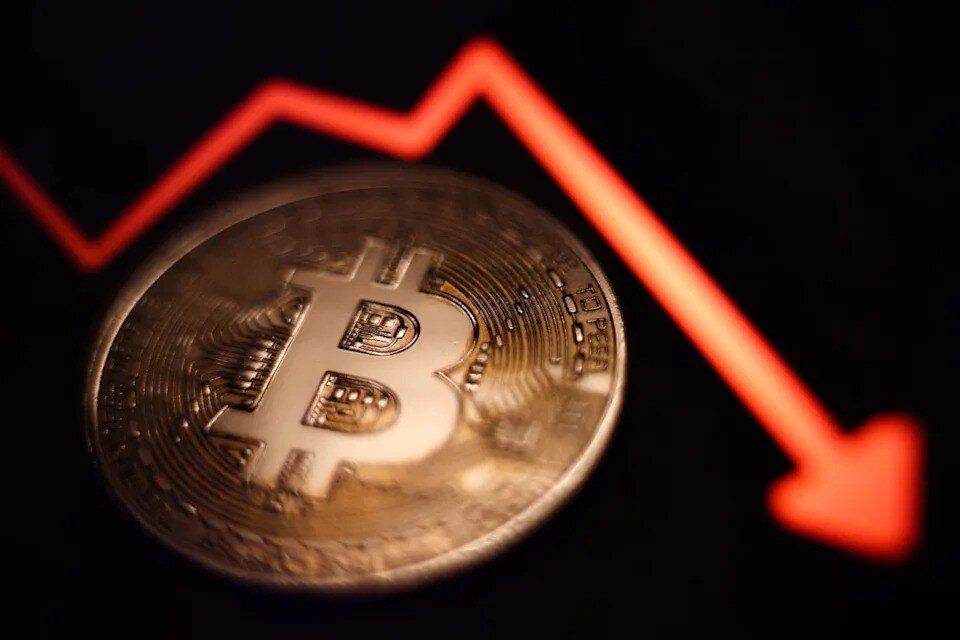 بیتکوین در محدوده قیمتی فشرده؛ پیشبینی حرکت شدید قیمتی در آینده نزدیک / بیتکوین , رمزارز , تحلیل قیمت , بازار سهام , نوسان قیمتی