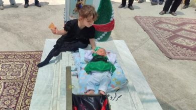نوزاد شهید مدافع امنیت برای اولین بار به دیدار پدر رفت / اخبار قم - اخبار استانها