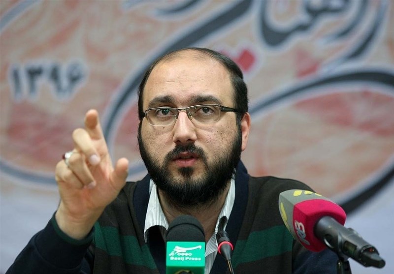 تصادف مدیر شبکه 3 سیما در آزادراه اصفهان - نطنز/حال عمومی مساعد فروغی / اخبار کاشان - اخبار استانها